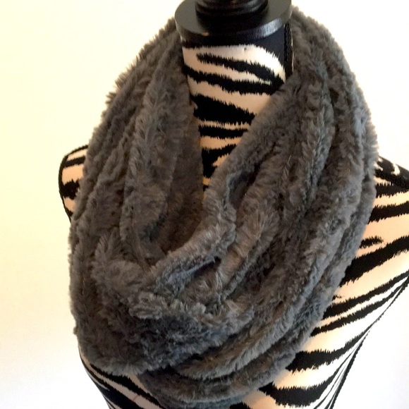 Gray Infinity scarf  NWT - Picture 1 of 3